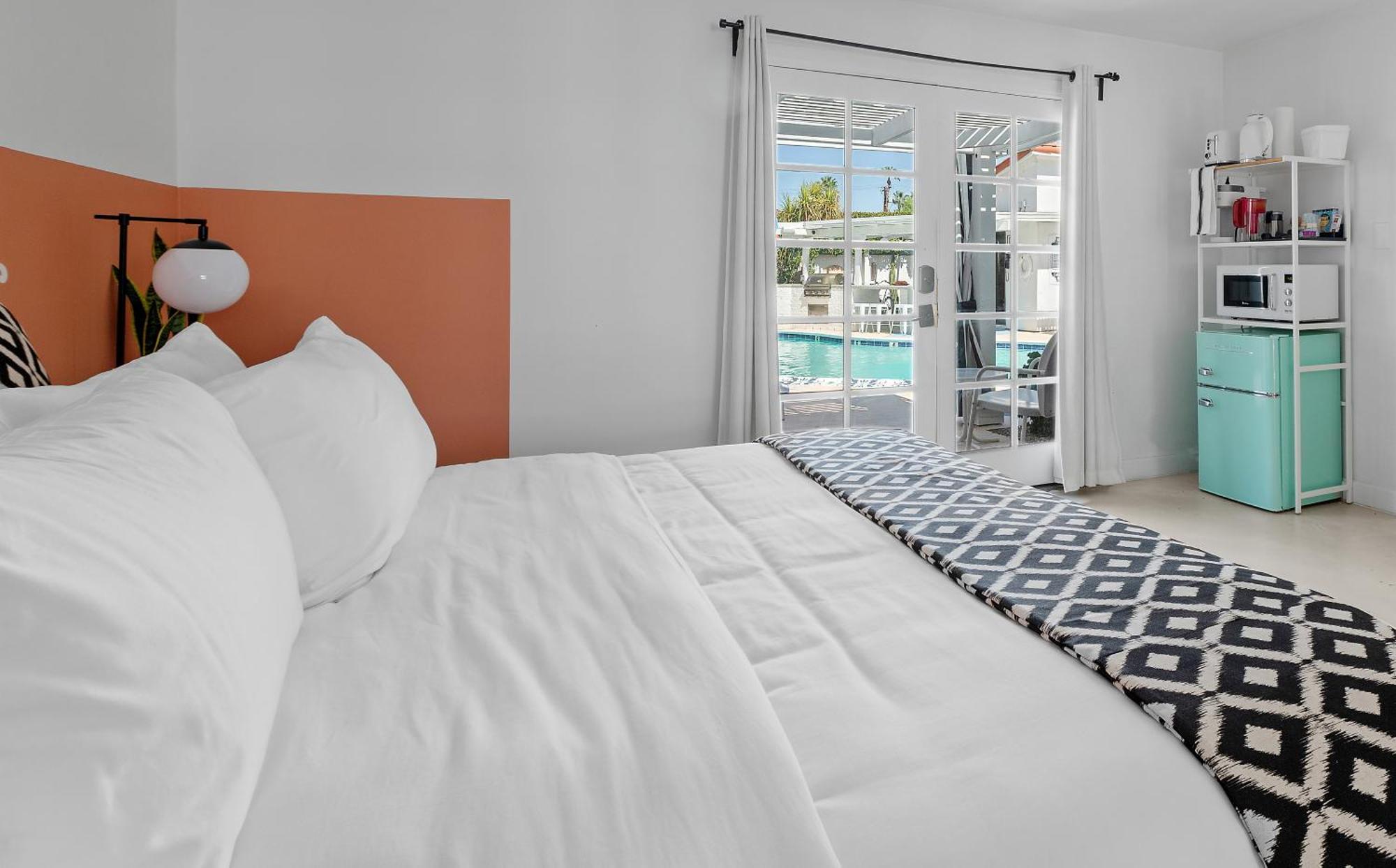 Natural Palm Springs Escape Poolside Plus Downtown Hotel Exterior photo